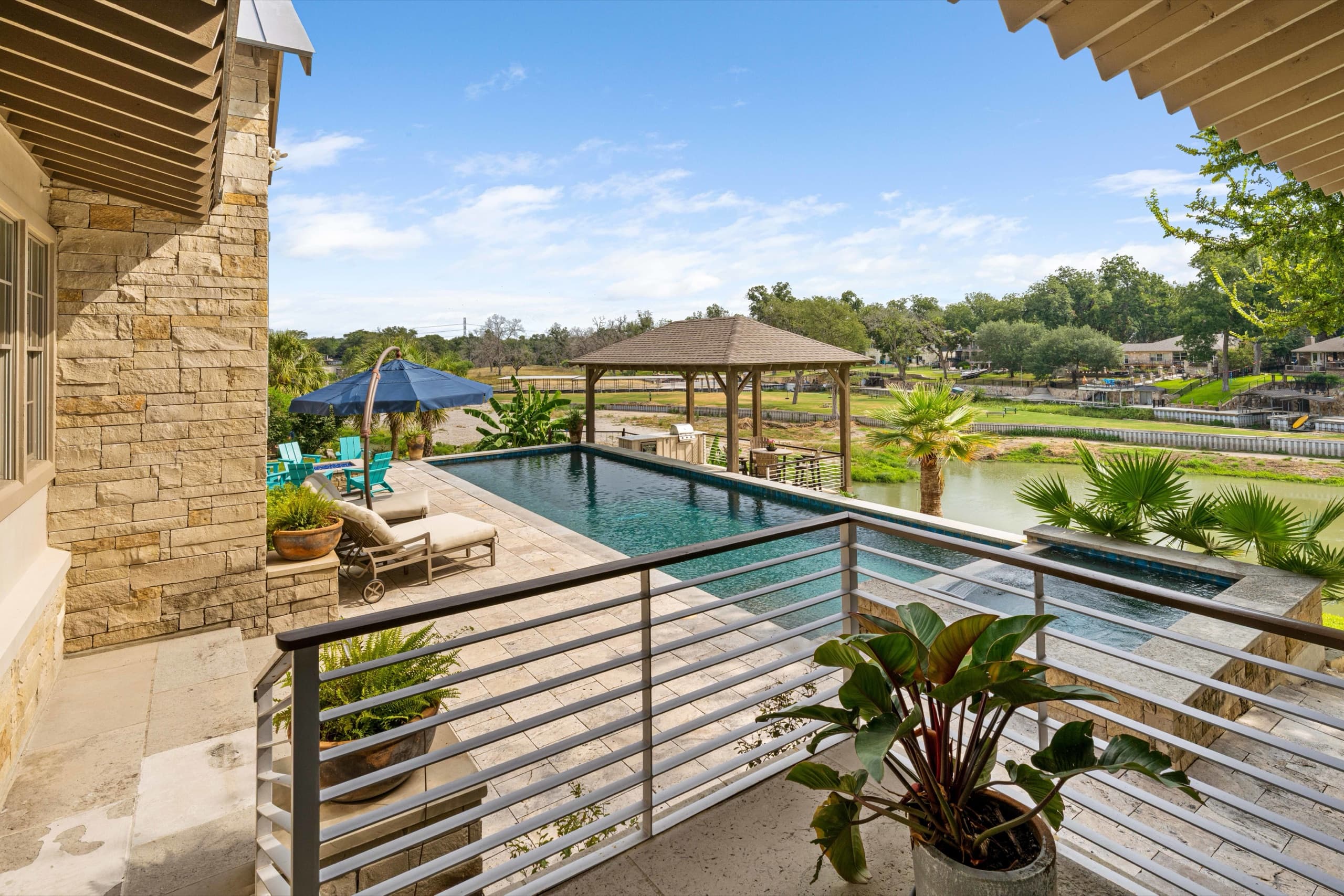 Luxury real estate media by FRME Media